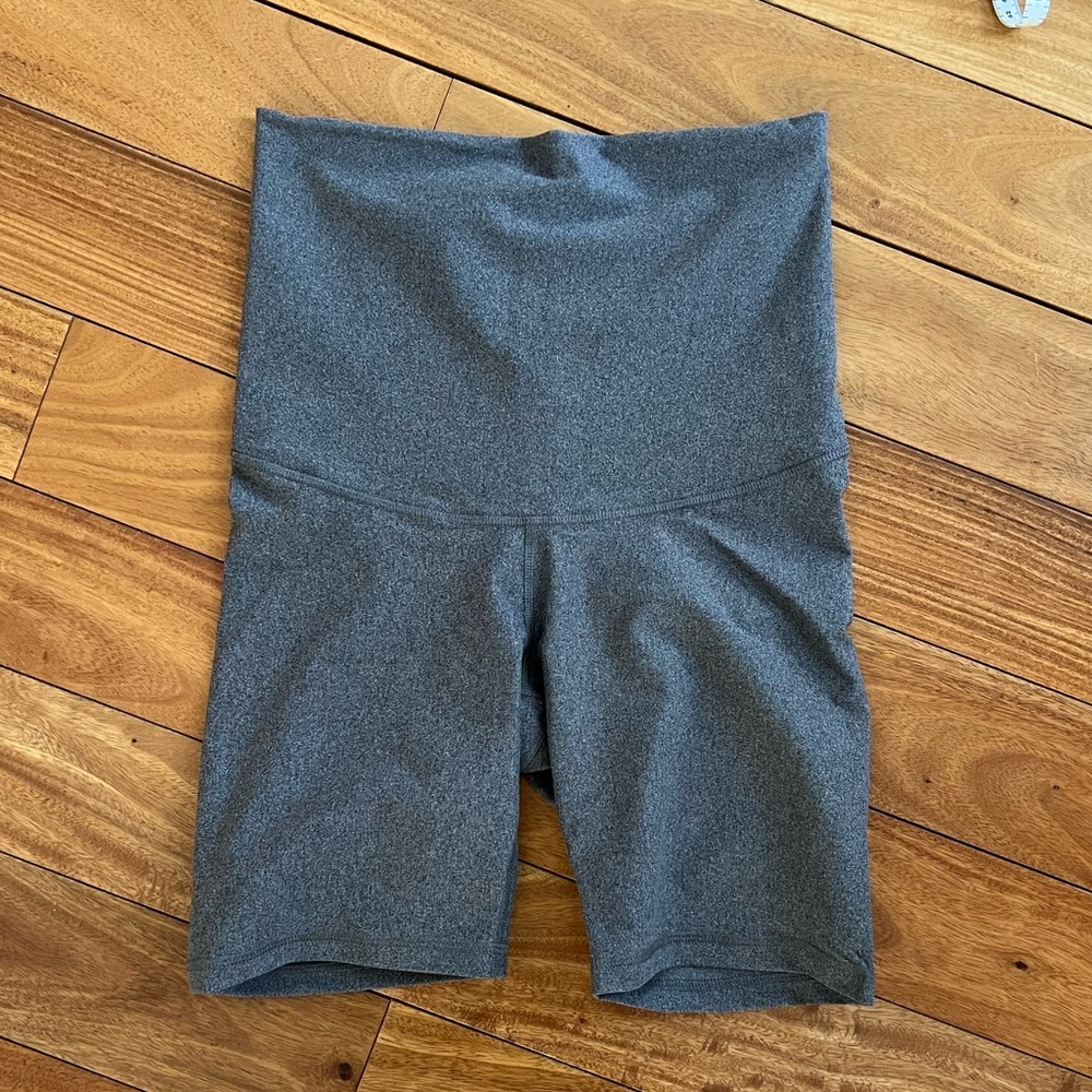 Old Navy - Extra High Rise Bike Short Go Dry